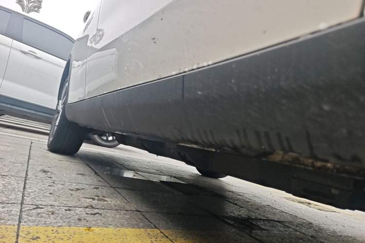 Used NETA V 2022 Pro Long-Range Smart Edition Right Side Sill