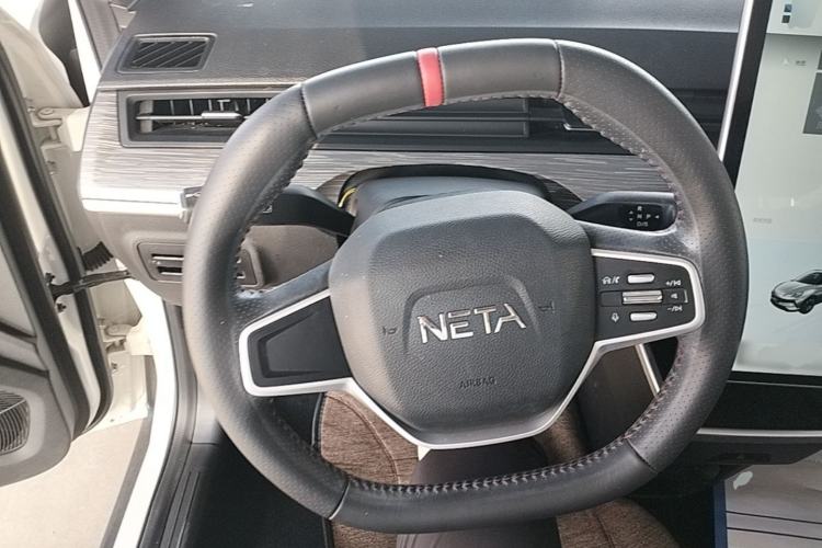 Used NETA V 2022 Chao 300 Lite Ternary Lithium Steering Wheel