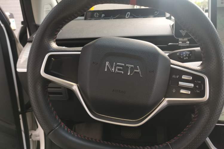 Used NETA V 2022 Chao 300 Lite Ternary Lithium Steering Wheel