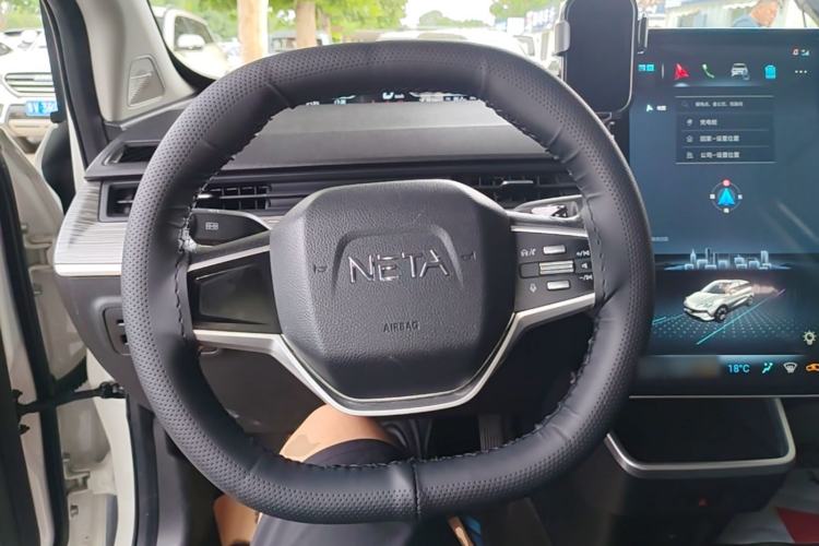 Used NETA V 2022 Chao 300 Lite Ternary Lithium Steering Wheel