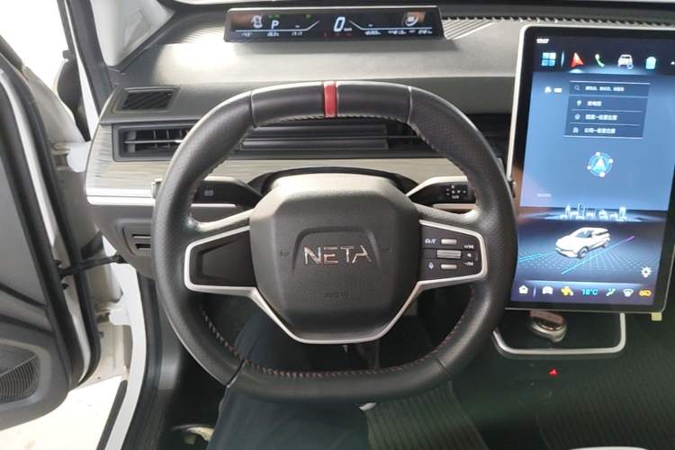 Used NETA V 2022 Chao 300 Lite Lithium Iron Phosphate Steering Wheel