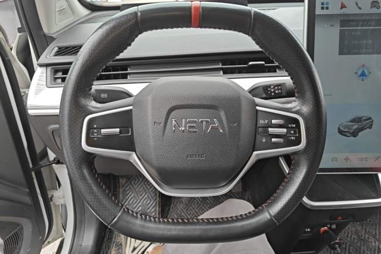 Used NETA V 2022 Chao 300 Lite Lithium Iron Phosphate Steering Wheel