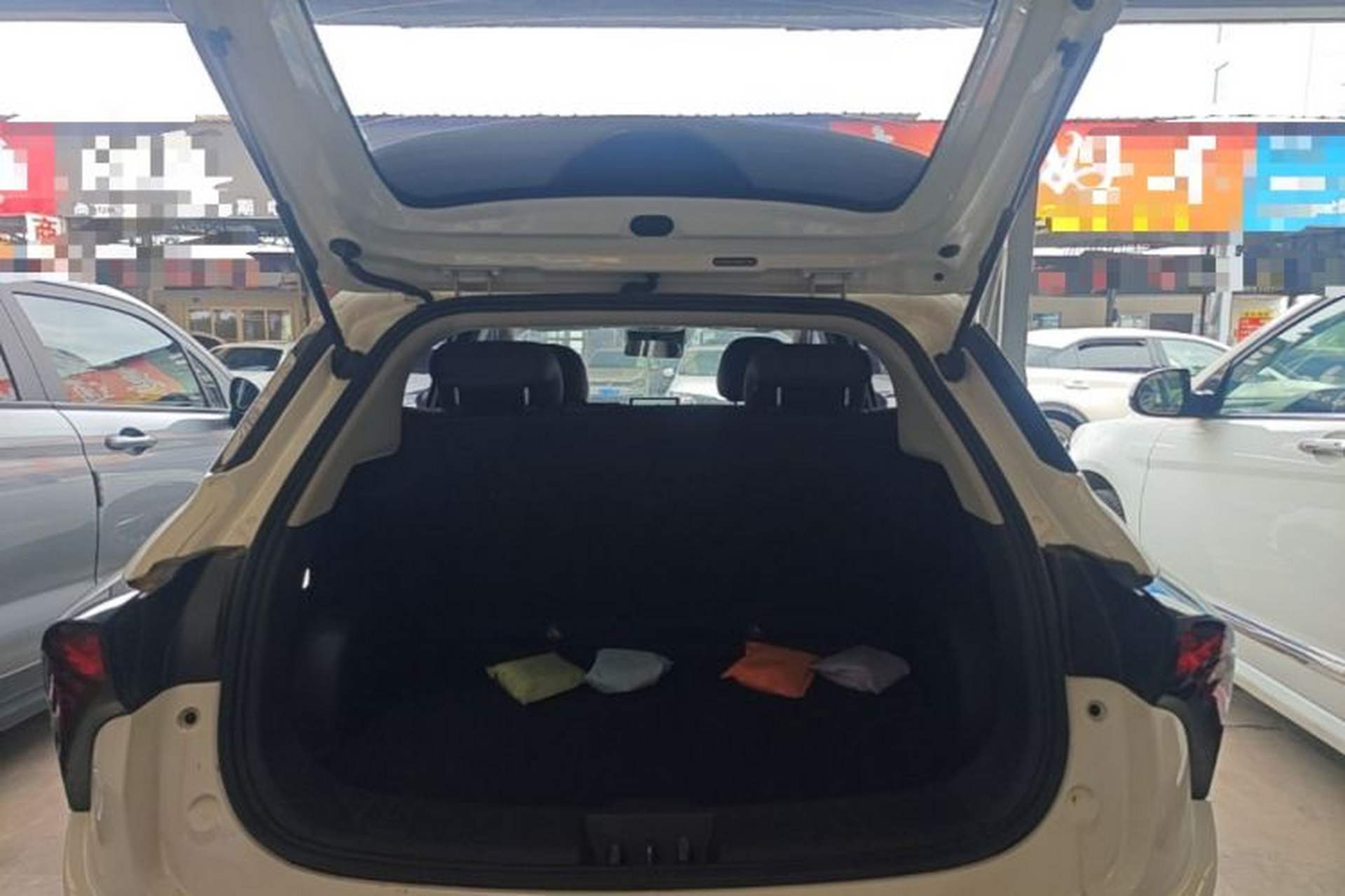 Used NETA V 2022 Chao 400 Pro Trunk