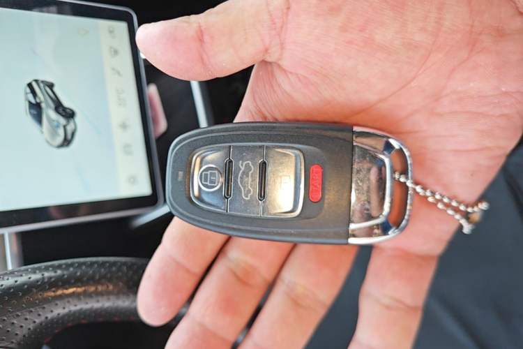 Used NETA V 2022 Long-Range Industry Custom Edition Vehicle Key