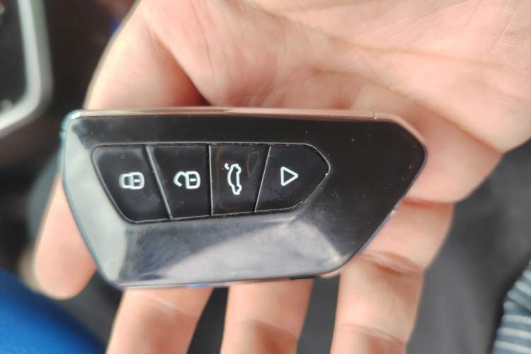 Used NETA V 2022 Long-Range Industry Custom Edition Vehicle Key