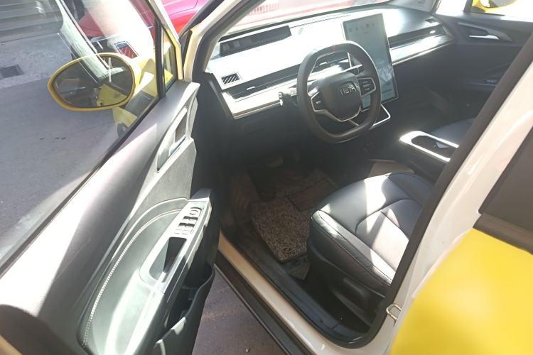 Used NETA V 2022 Chao 400 Lite Interior 3