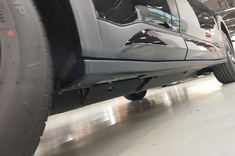 Used NETA X 2023 500 Right Side Sill