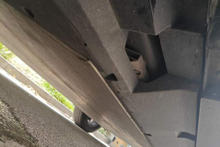 Used NETA X 2023 500 Chassis Front Left