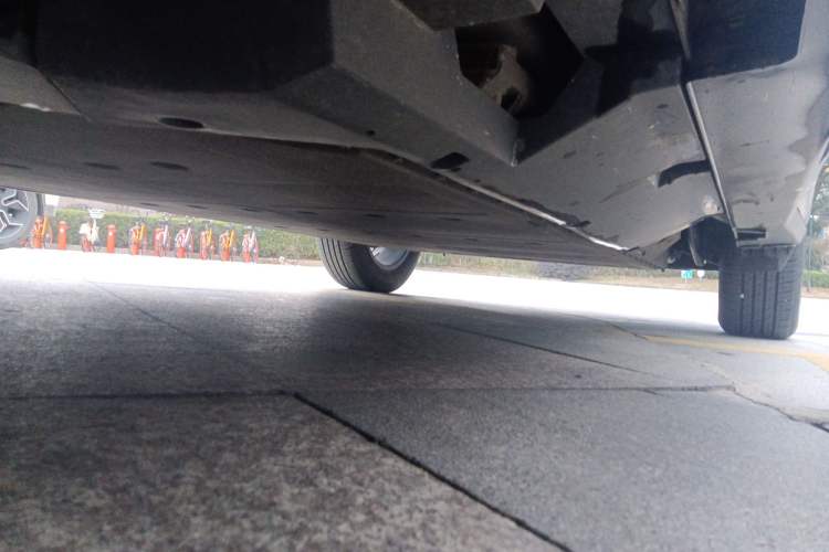 Used NETA X 2023 400 Lite Chassis Front Left