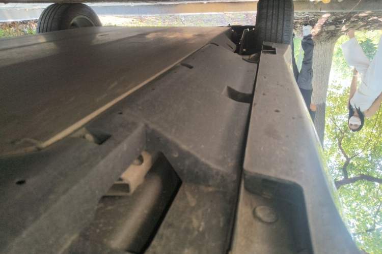 Used NETA X 2023 500 Chassis Front Right