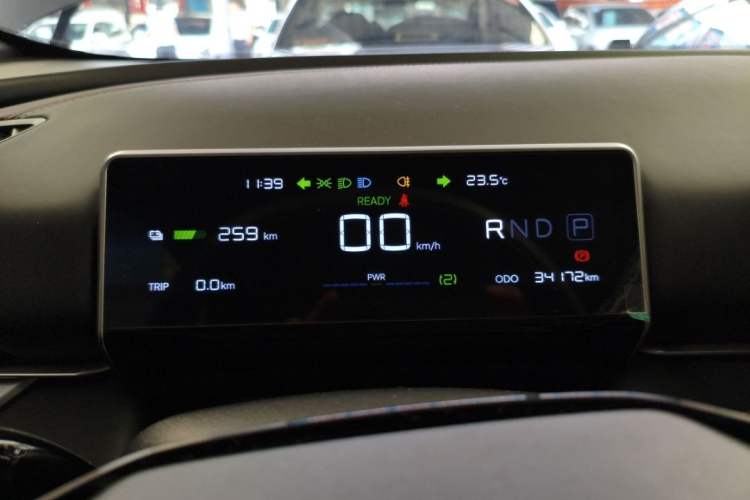 Used NETA X 2023 500 Odometer Close Up