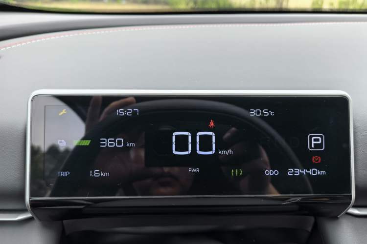 Used NETA X 2023 400 Lite Odometer Close Up