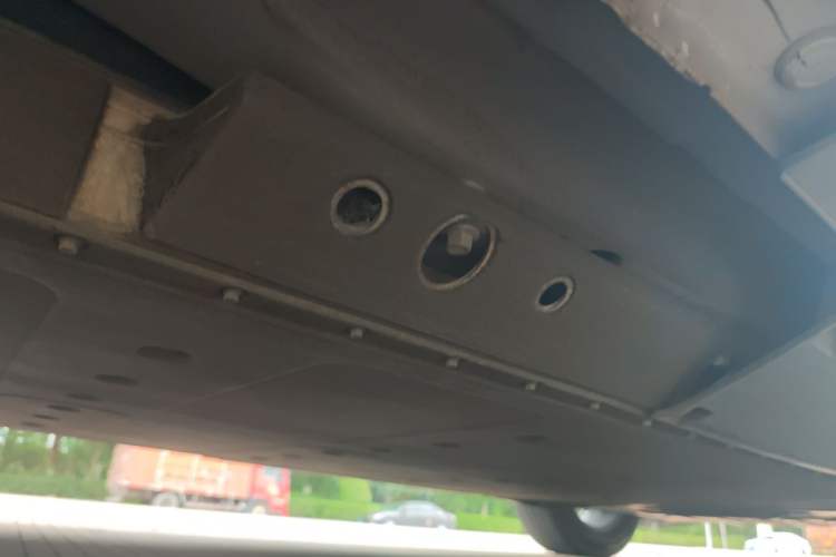 Used NETA X 2023 400 Lite Chassis Front Left