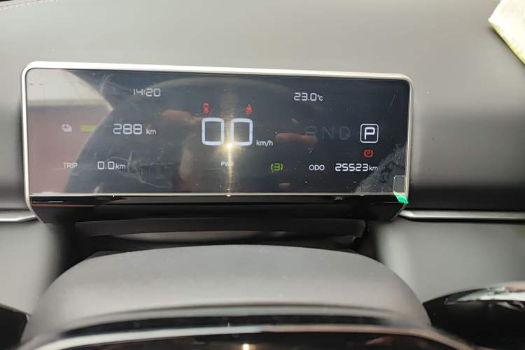 Used NETA X 2023 500 Odometer Close Up