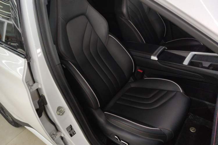 Used NETA X 2023 400 Right Front Seat