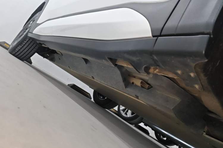 Used NETA X 2023 500 Right Side Sill