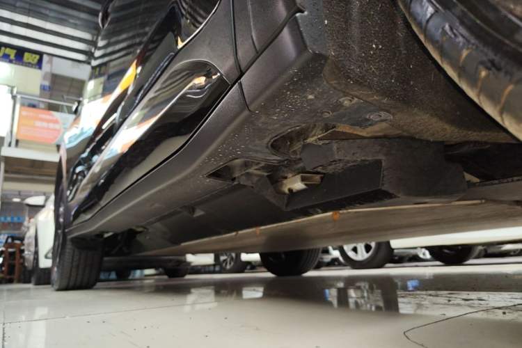 Used NETA X 2024 500 Prestige Edition Right Side Sill