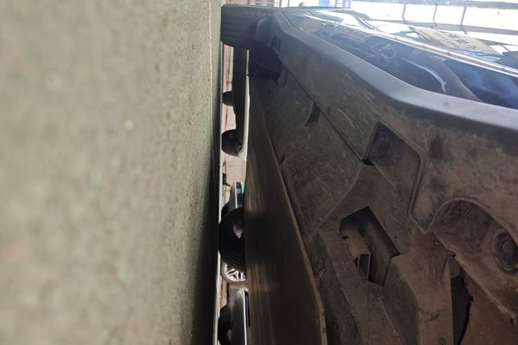 Used NETA X 2024 500 Prestige Edition Right Side Sill