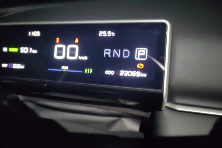 Used NETA X 2025 500 Air Odometer Close Up