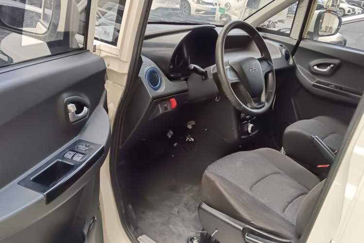 Used New Gonow Aoteng 2022 Pure Electric Van 41.93 kWh Hengtian Guoxuan Driver Seat