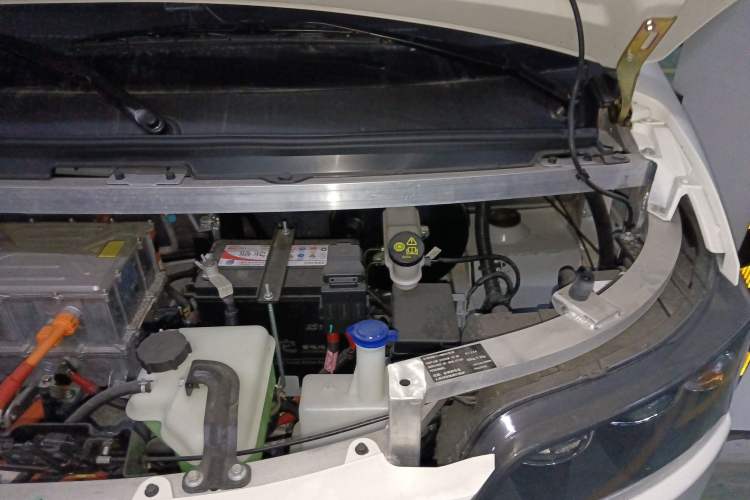 Used New Gonow Aoteng 2022 Pure Electric Van 41.93 kWh Hengtian Guoxuan Engine Bay Left