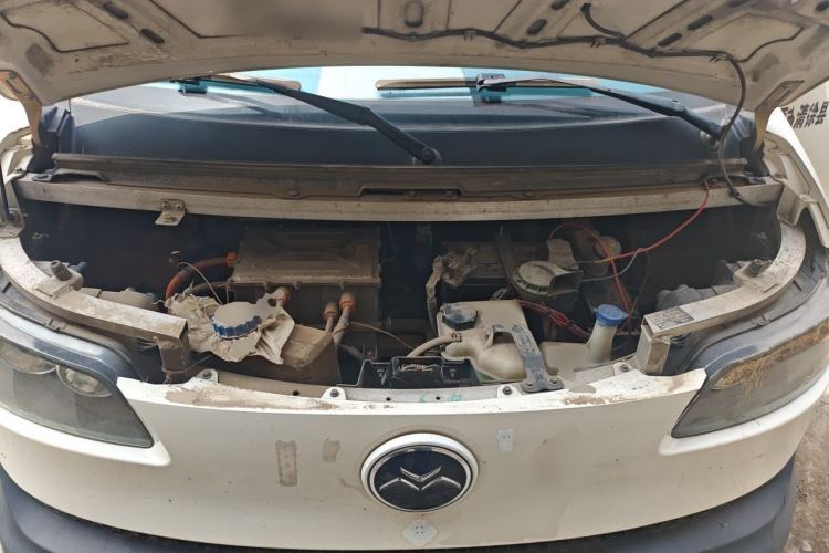 Used New Gonow Aoteng  Engine Bay