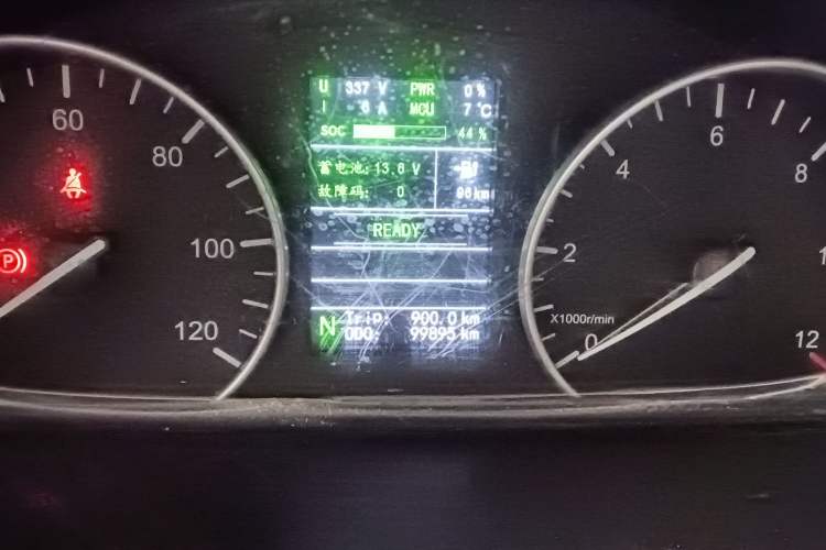 Used New Gonow Aoteng 2022 Pure Electric Van 41.93 kWh Hengtian Guoxuan Instrument Cluster