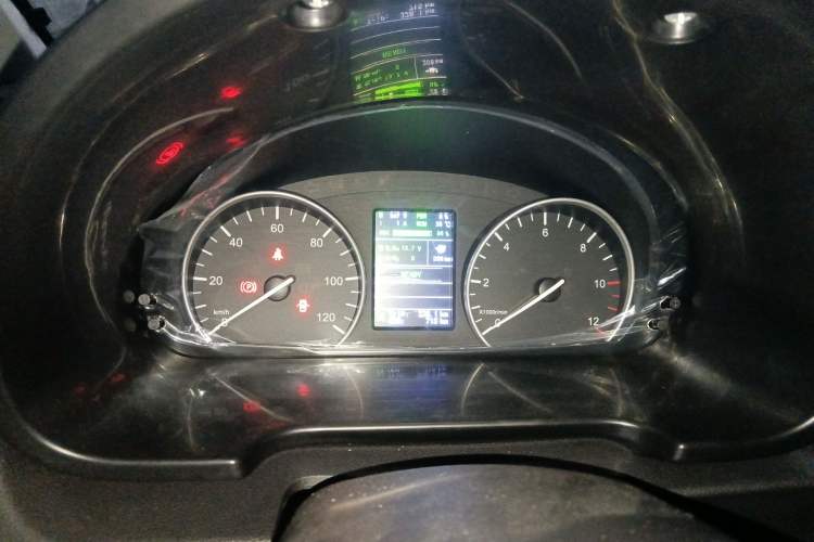 Used New Gonow Aoteng 2022 Pure Electric Van 41.93 kWh Hengtian Guoxuan Instrument Cluster