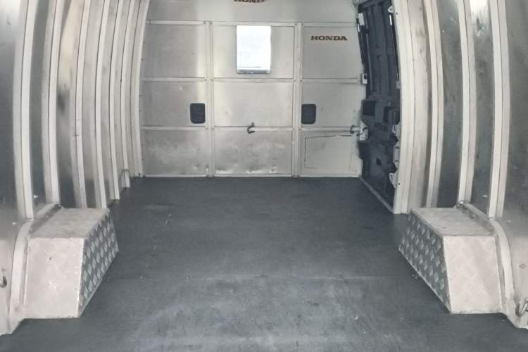 Used New Gonow Aoteng 2022 Pure Electric Van 41.93 kWh Hengtian Guoxuan Left Rear Seat