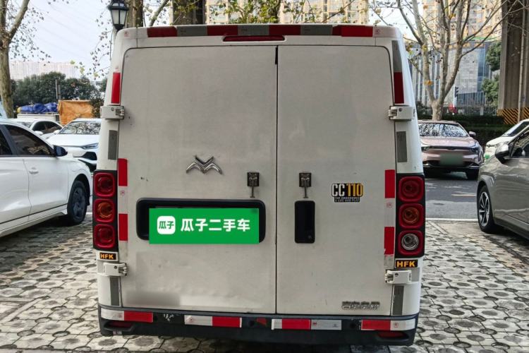 Used New Gonow Aoteng 2022 Pure Electric Van 41.93 kWh Hengtian Guoxuan Rear