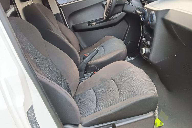 Used New Gonow Aoteng 2022 Pure Electric Van 41.93 kWh Hengtian Guoxuan Right Front Seat