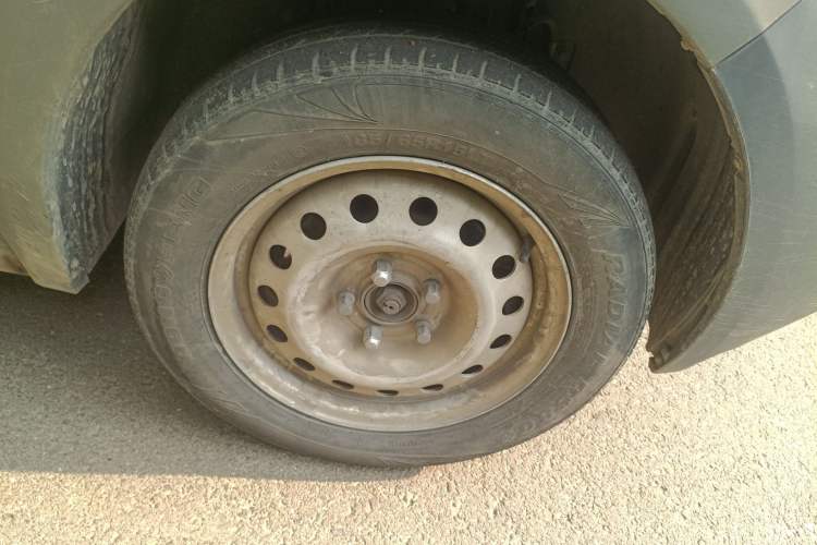 Used New Gonow Aoteng 2022 Pure Electric Van 41.93 kWh Hengtian Guoxuan Right Front Wheel Hub