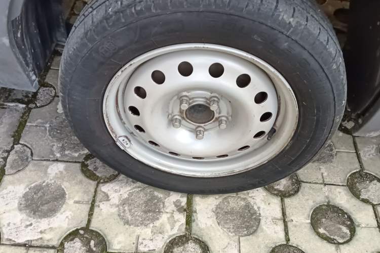 Used New Gonow Aoteng 2022 Pure Electric Van 41.93 kWh Hengtian Guoxuan Right Rear Wheel Hub