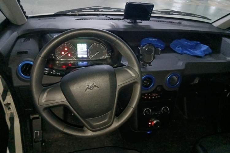 Used New Gonow Aoteng 2022 Pure Electric Van 41.93 kWh Hengtian Guoxuan Steering Wheel
