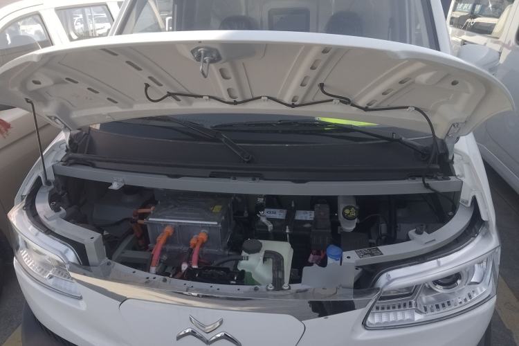Used New Gonow Aoteng 2024 Pro Standard Edition 41.93 kWh Tianjin Hengtian Engine Bay