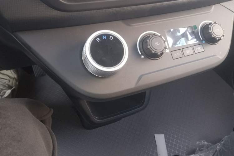 Used New Gonow Aoteng 2024 Pro Standard Edition 41.93 kWh Tianjin Hengtian Gear Lever