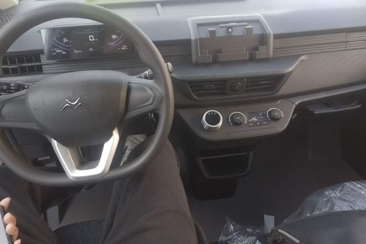 Used New Gonow Aoteng 2024 Pro Standard Edition 41.93 kWh Tianjin Hengtian Interior 2