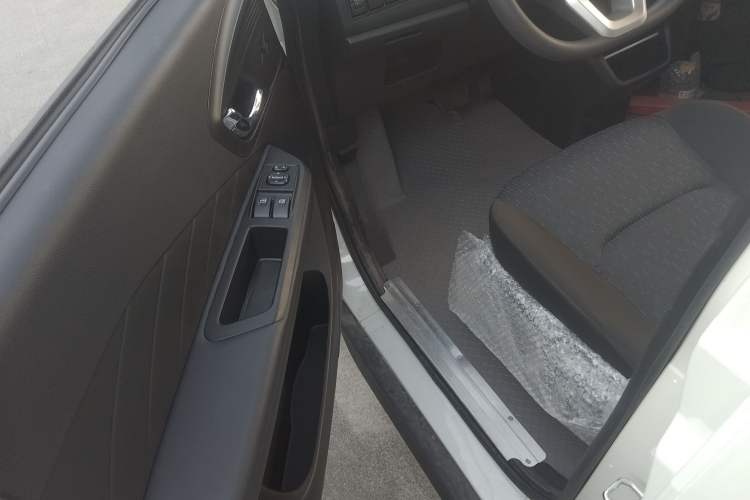 Used New Gonow Aoteng 2024 Pro Standard Edition 41.93 kWh Tianjin Hengtian Interior 3