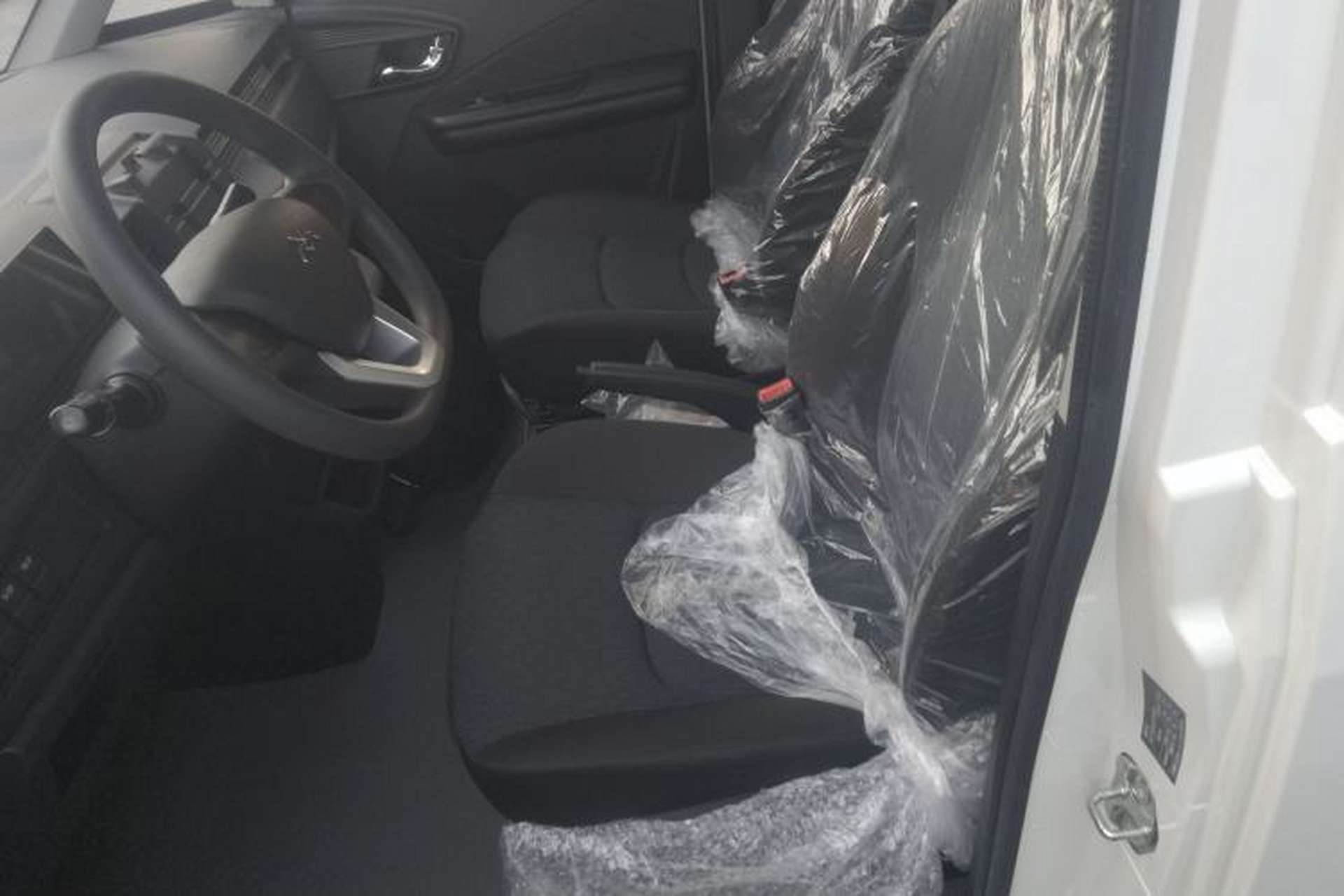 Used New Gonow Aoteng 2024 Pro Standard Edition 41.93 kWh Tianjin Hengtian Left Front Seat