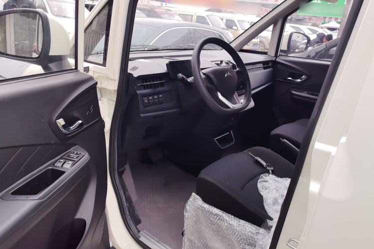 Used New Gonow Aoteng 2024 Pro Standard Edition 41.93 kWh Tianjin Hengtian Left Rear Seat
