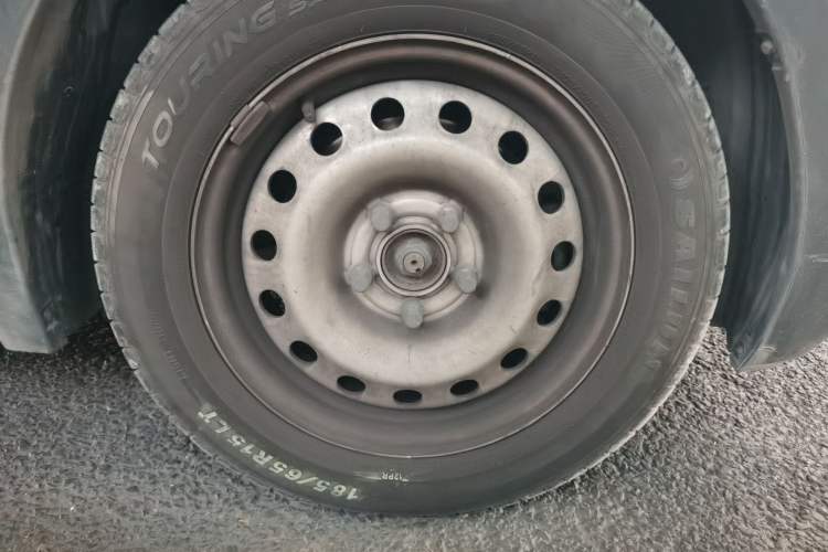Used New Gonow Aoteng 2024 Pro Standard Edition 41.93 kWh Tianjin Hengtian Right Front Wheel Hub