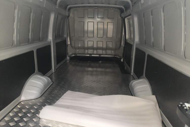 Used New Gonow Ruizheng L 2024 39.6 kWh Tianjin Guoxuan Trunk