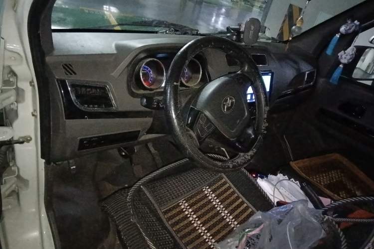 Used New Gonow Shuailing 2023 Standard Range with 41.64 kWh Lishen Power Center Console
