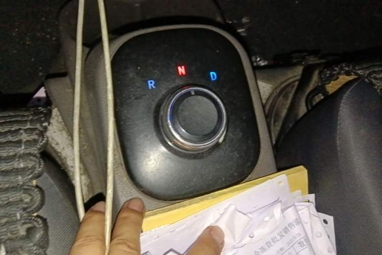 Used New Gonow Shuailing 2023 Standard Range with 41.64 kWh Lishen Power Gear Lever