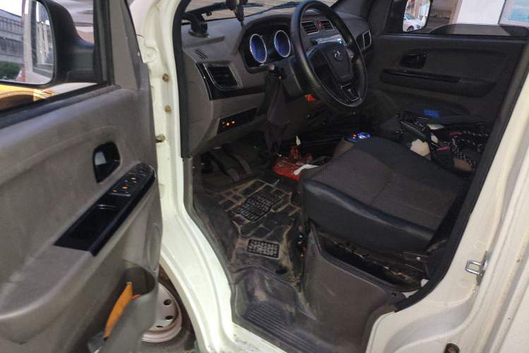 Used New Gonow Shuailing 2023 Standard Range 41.93 kWh Tianjin Guoxuan Interior 3