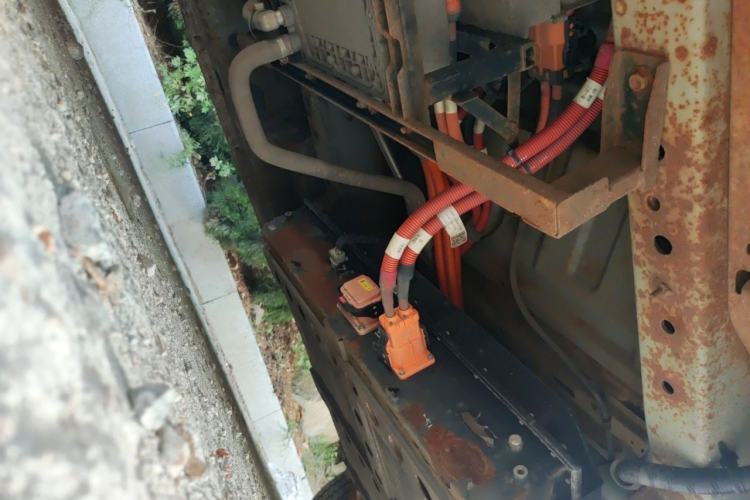 Used New Gonow Shuailing  Chassis Front Left