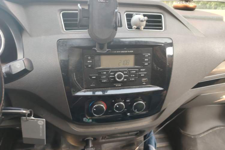 Used New Gonow Shuailing 2022 Standard Range with 41.64 kWh Lishen Power Audio And AC Panel