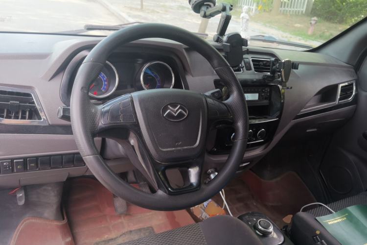 Used New Gonow Shuailing 2022 Standard Range with 41.64 kWh Lishen Power Center Console