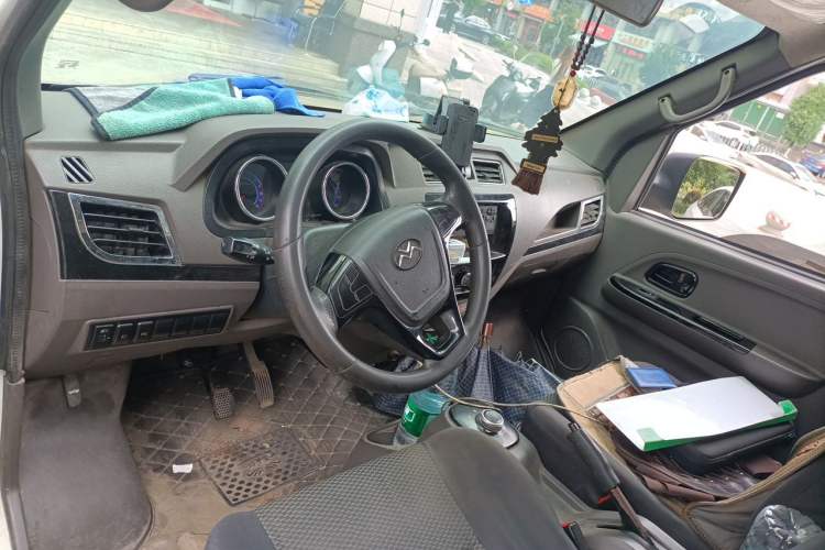 Used New Gonow Shuailing 2022 Standard Range with 41.64 kWh Lishen Power Center Console