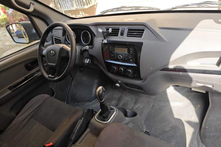 Used New Gonow Shuailing 2022 Standard Range with 41.64 kWh Lishen Power Center Console